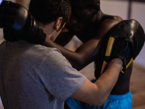 Muay Thai Clinch: Everything You Need To Know & 15 Training Tips