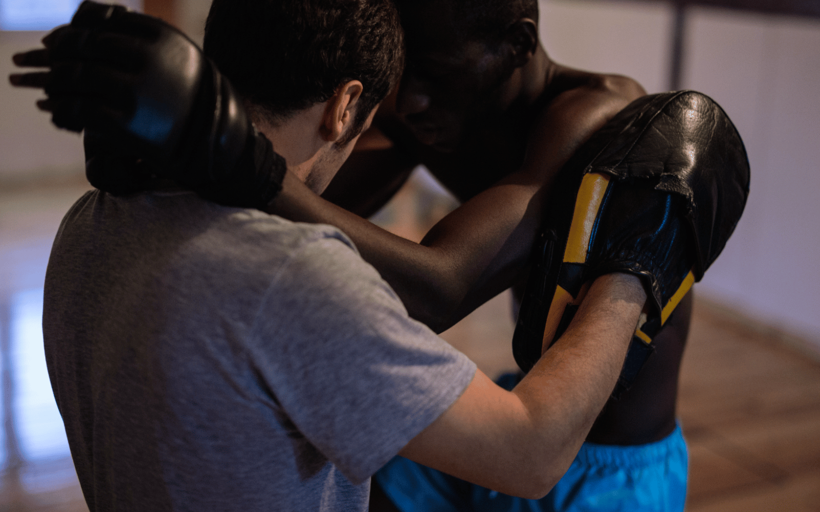 3 Reasons Why You Need To Master The Muay Thai Clinch - Evolve